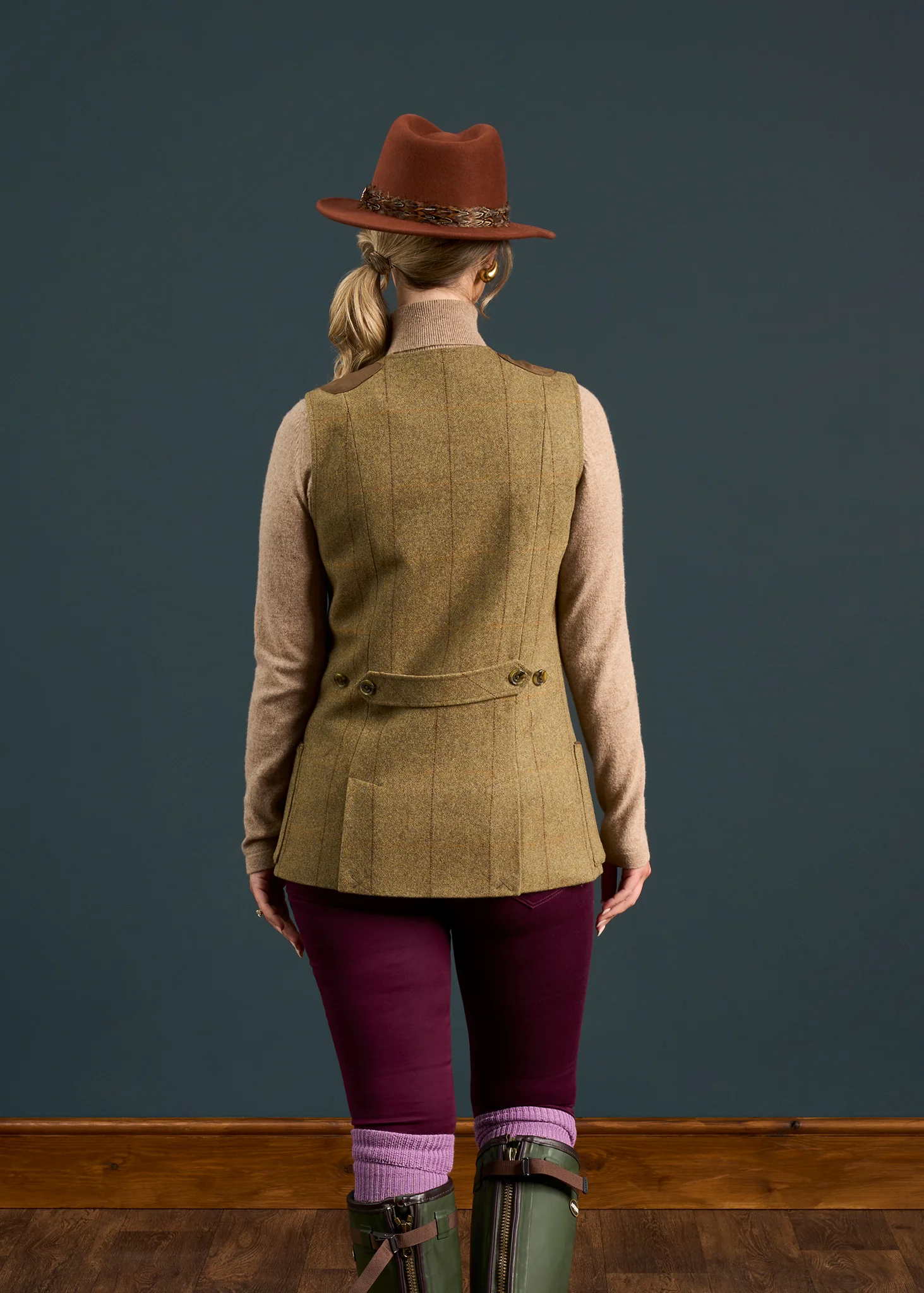 Combrook Ladies Tweed Water Repellent Shooting Waistcoat in Grove  -  Regular Fit - Image 4