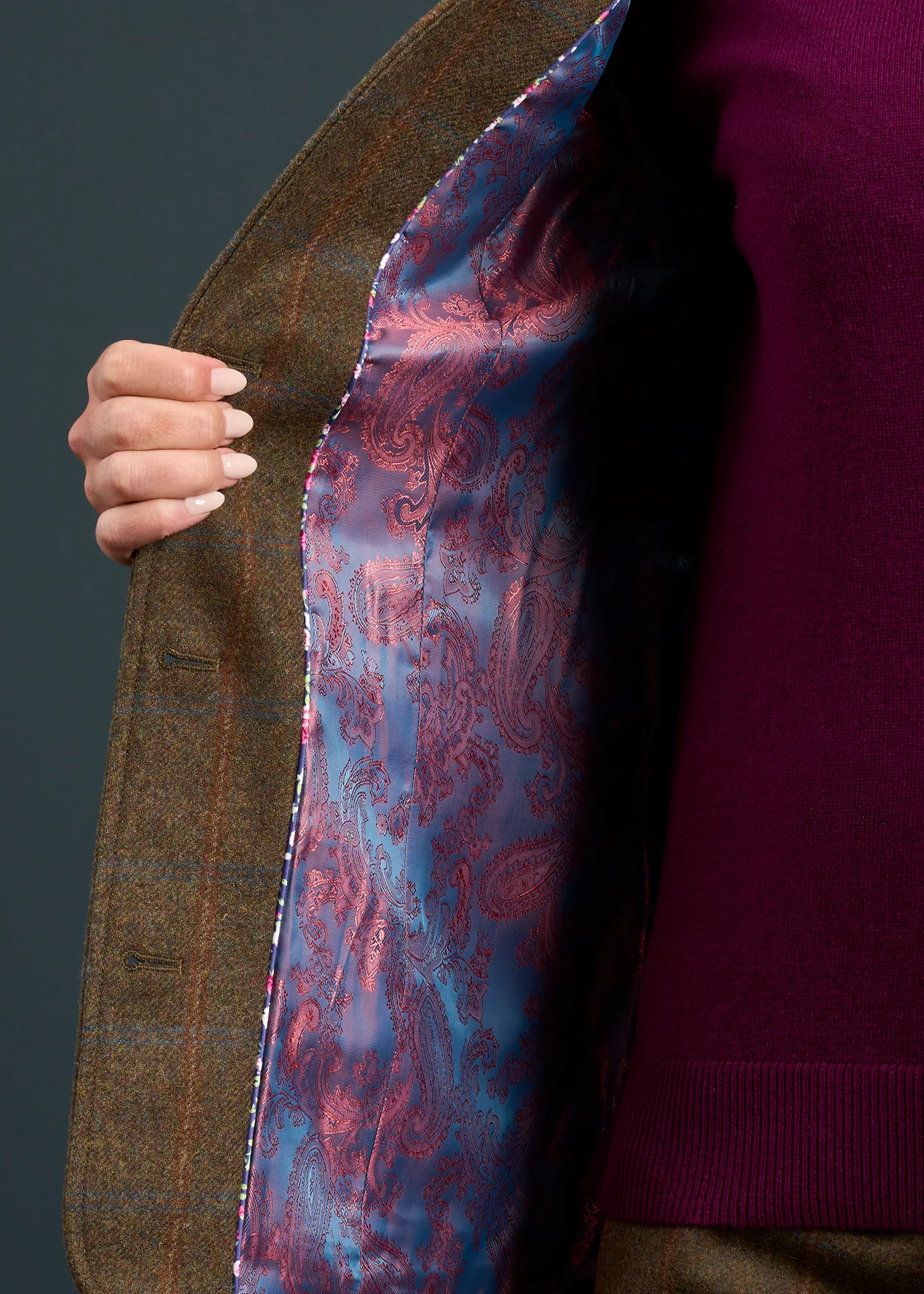 Combrook Ladies Tweed Water Repellent Shooting Waistcoat in Willow  -  Regular Fit - Image 6