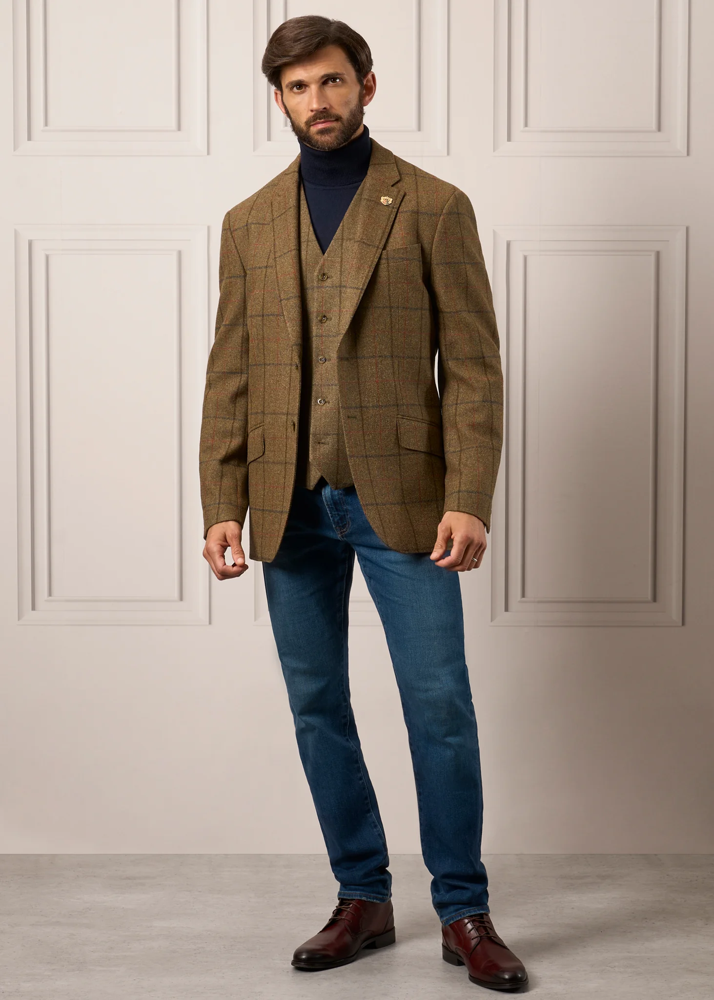 Combrook Men's Tweed Water Repellent Lined-Back Waistcoat in Thyme  -  Regular Fit - Image 5