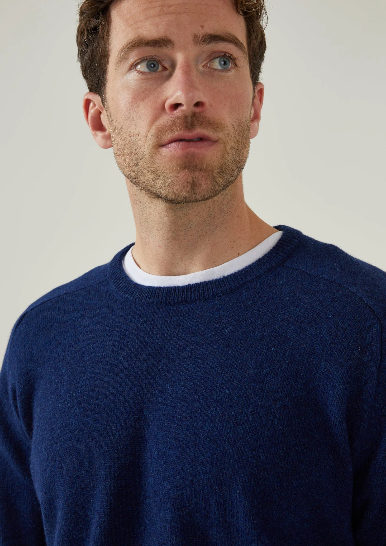 Dorset Men's Lambswool Jumper in Indigo - Classic Fit - Image 4