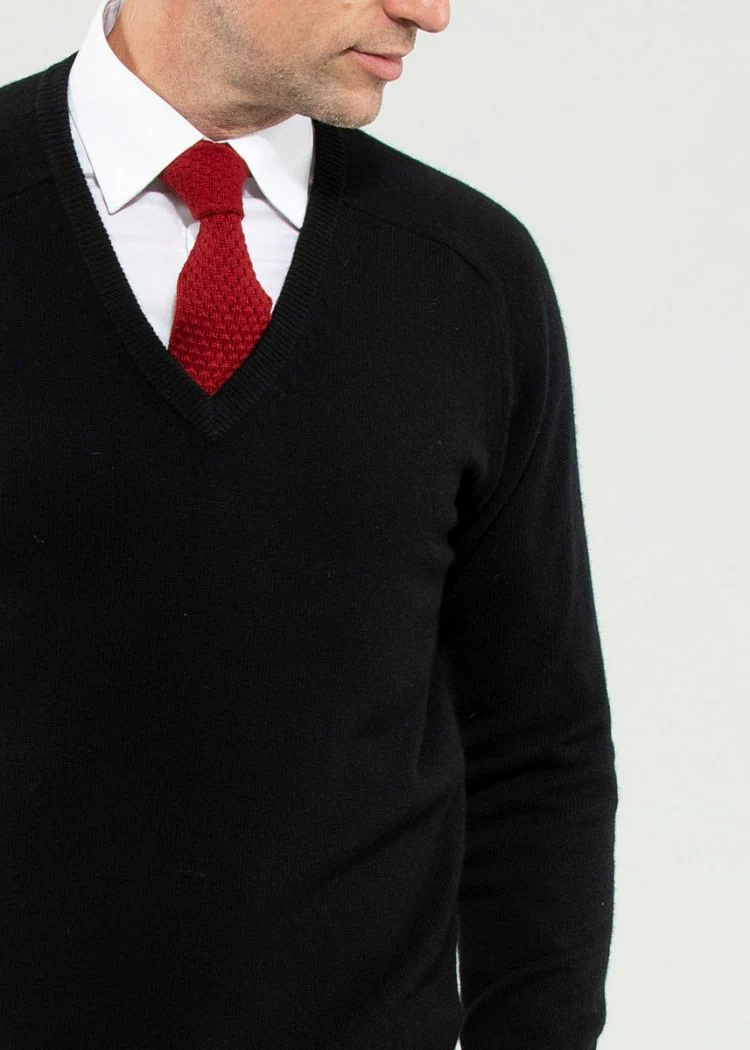 Hampshire Lambswool Jumper in Black - Classic Fit - Image 3