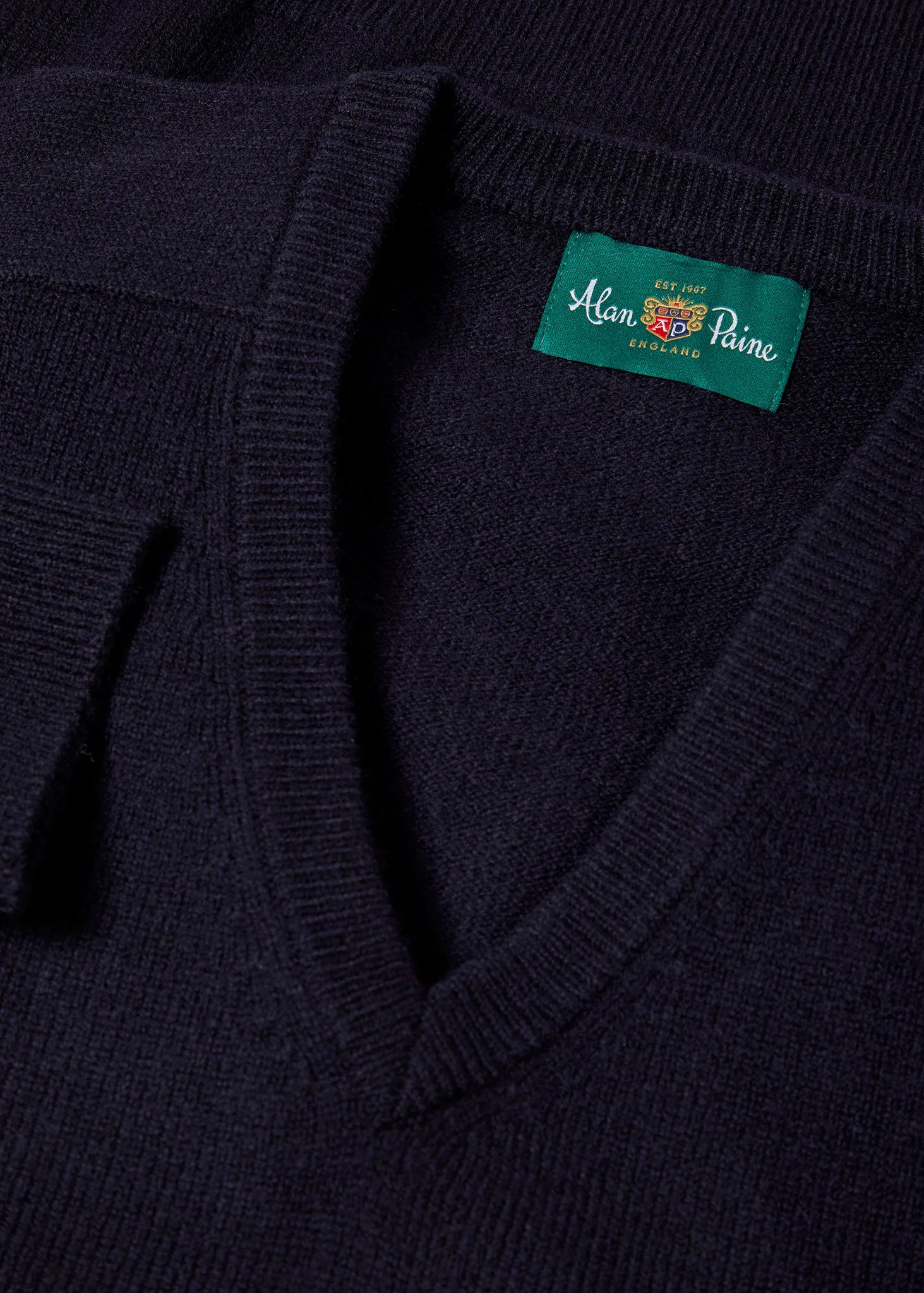 Hampshire Lambswool Jumper in Navy - Classic Fit - Image 4