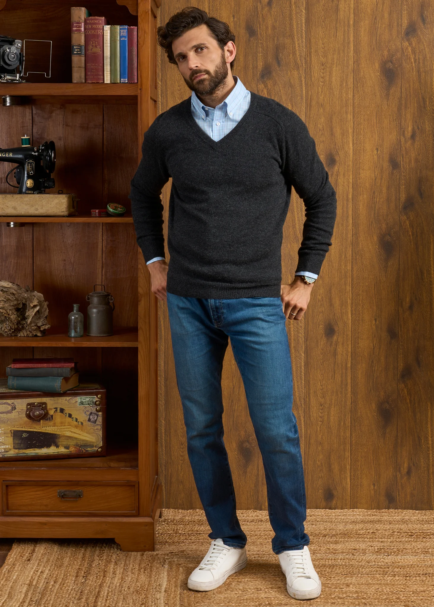 Kilsyth Men's Lambswool Jumper in Charcoal - Regular Fit - Image 5