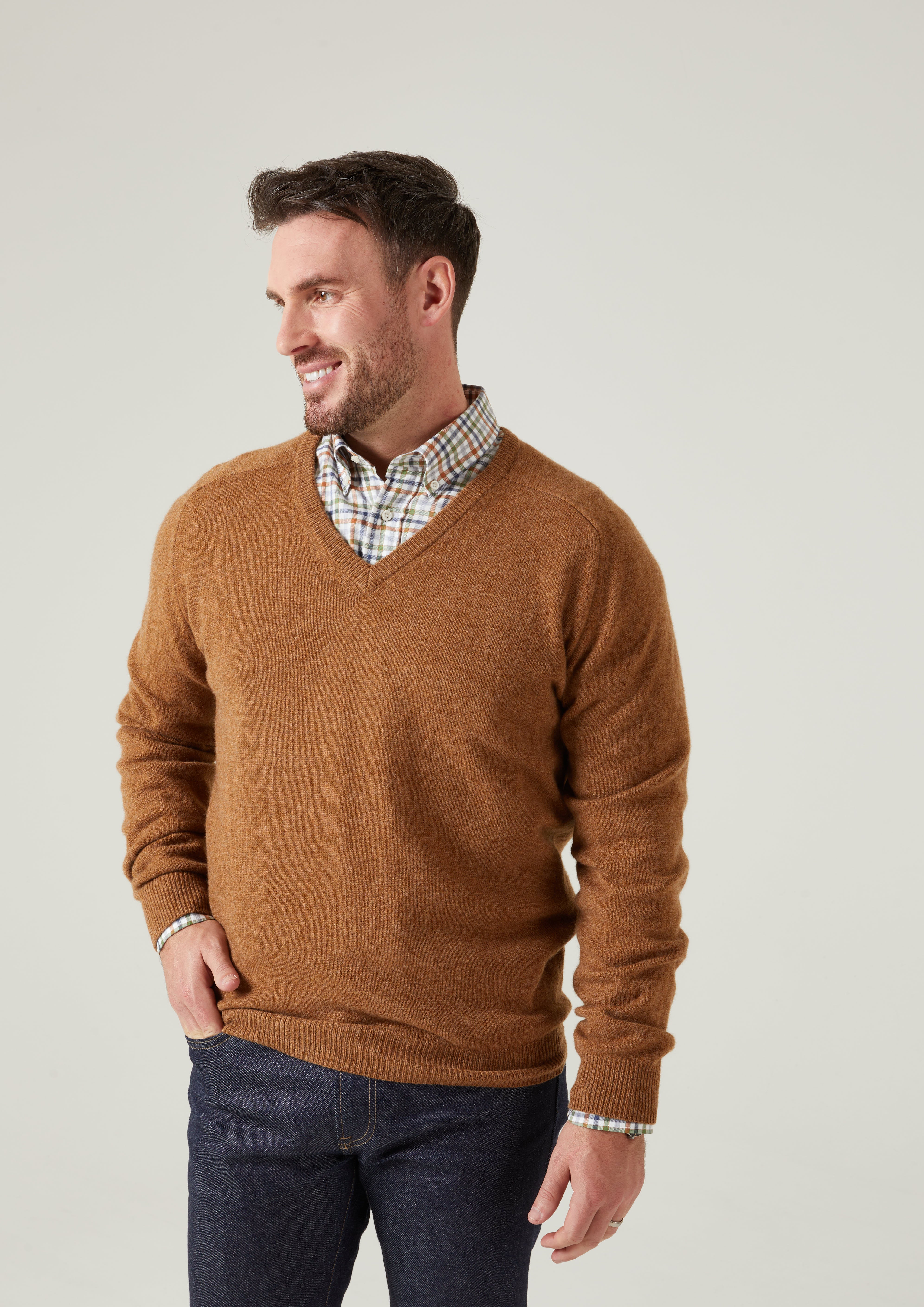 Kilsyth Men's Lambswool Jumper in Driftwood - Regular Fit - Image 3
