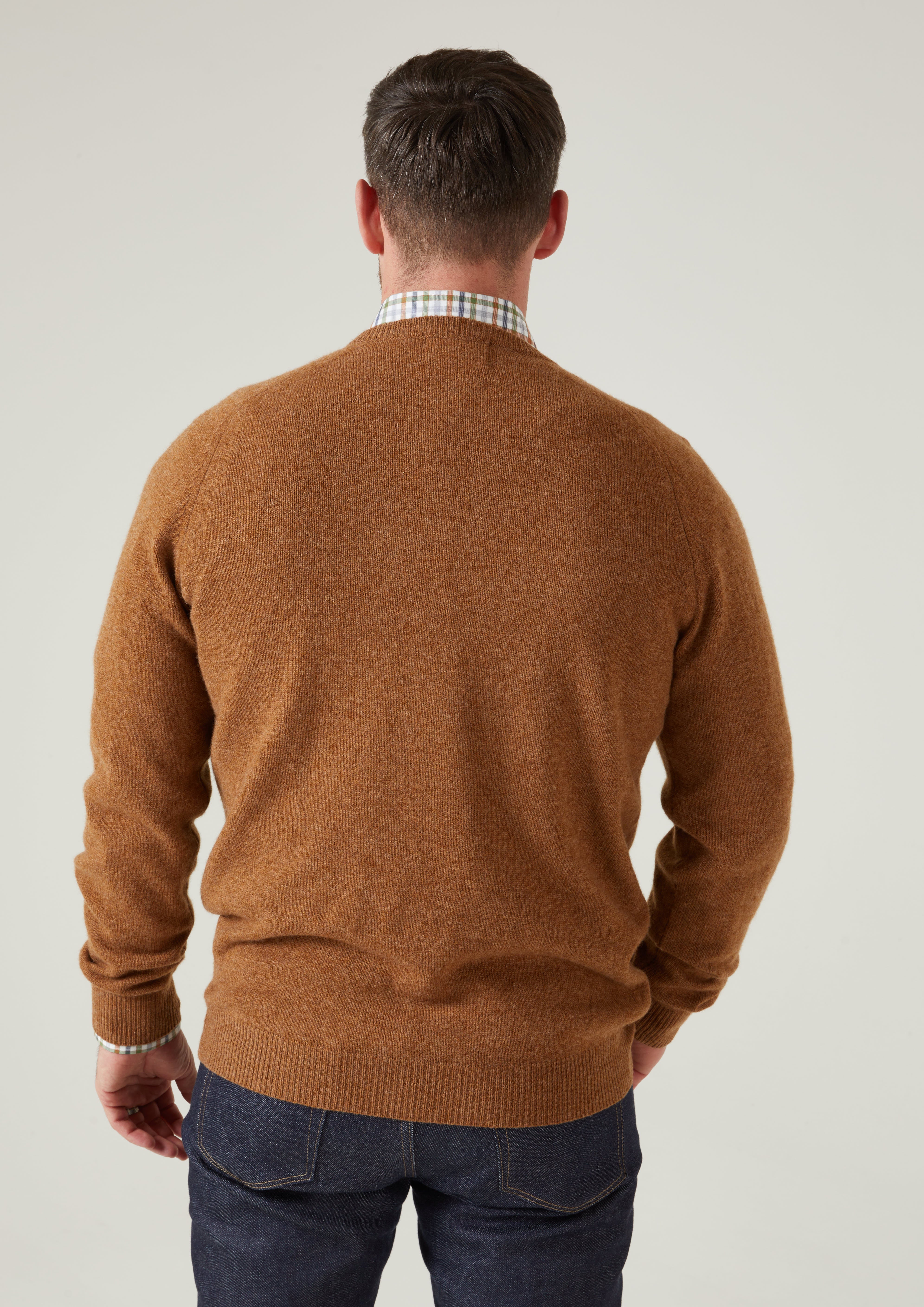Kilsyth Men's Lambswool Jumper in Driftwood - Regular Fit - Image 4