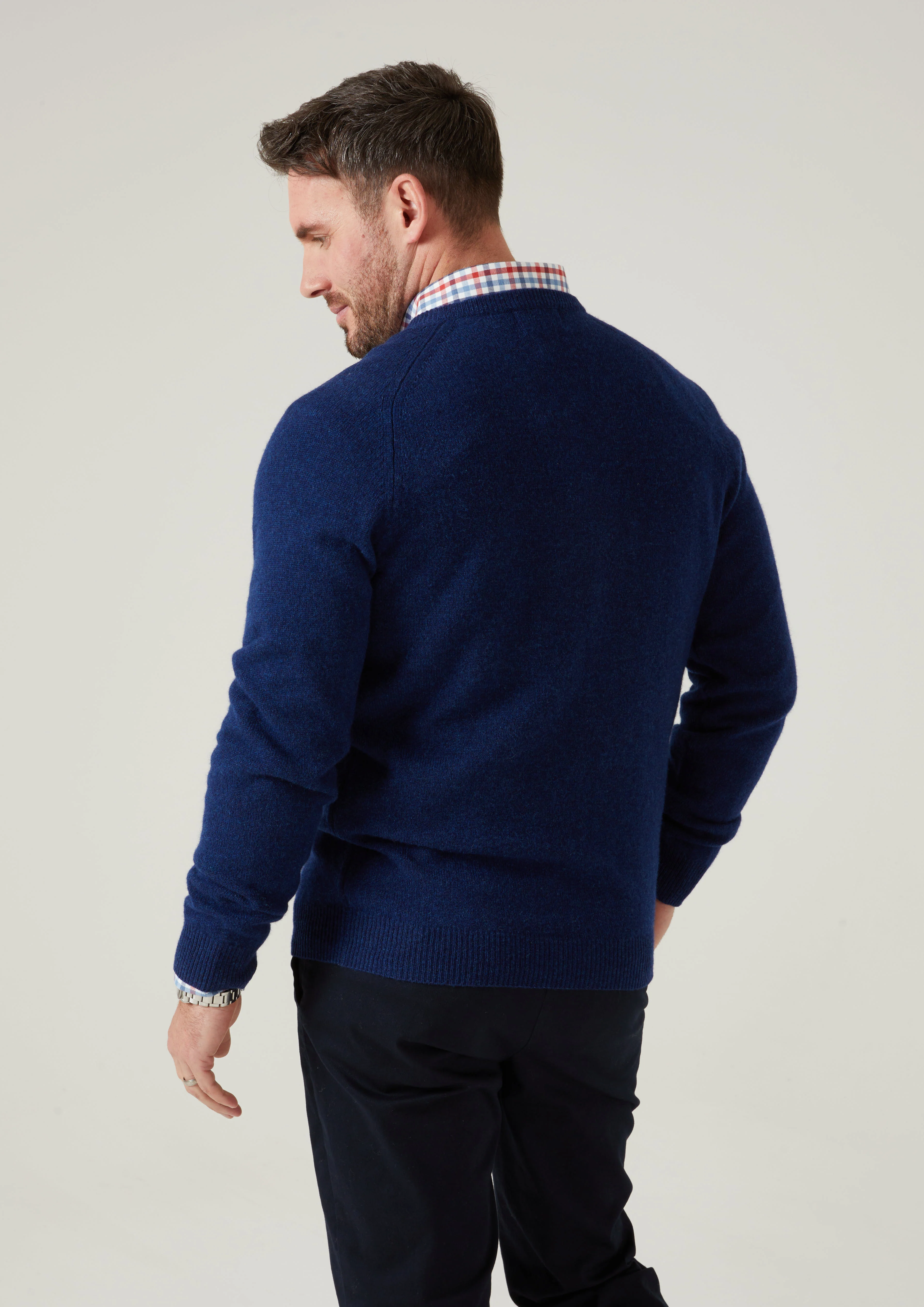 Kilsyth Men's Lambswool Jumper in Indigo - Regular Fit - Image 4