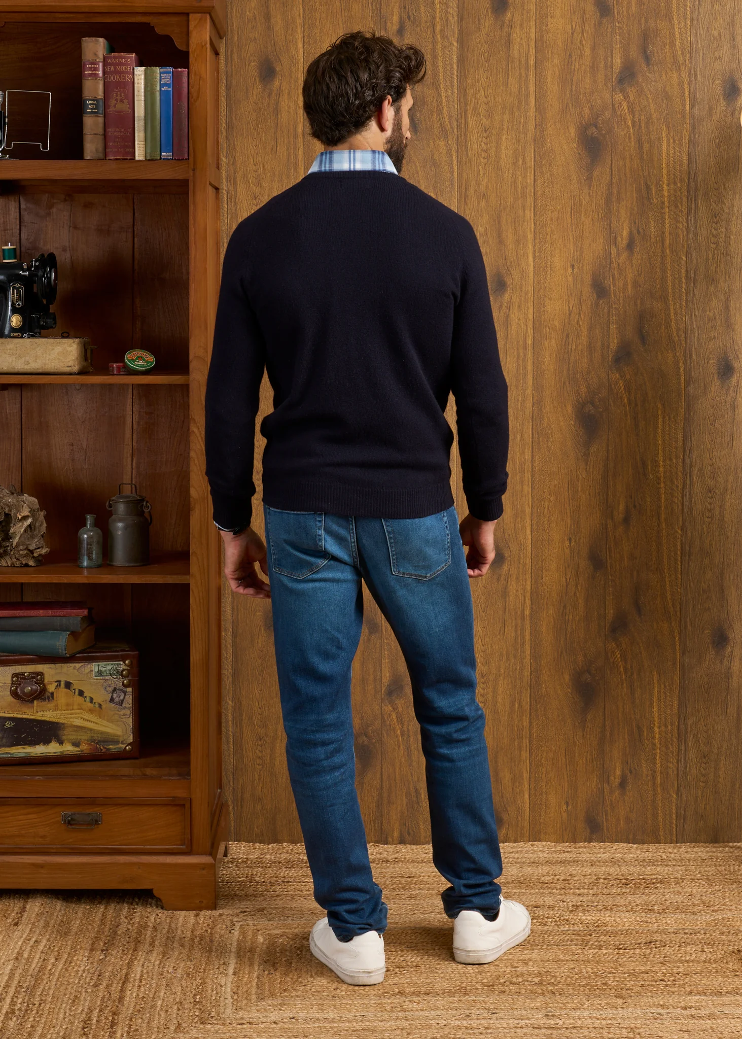 Lenzie Men's Lambswool Jumper In Navy Jumper - Regular Fit - Image 5