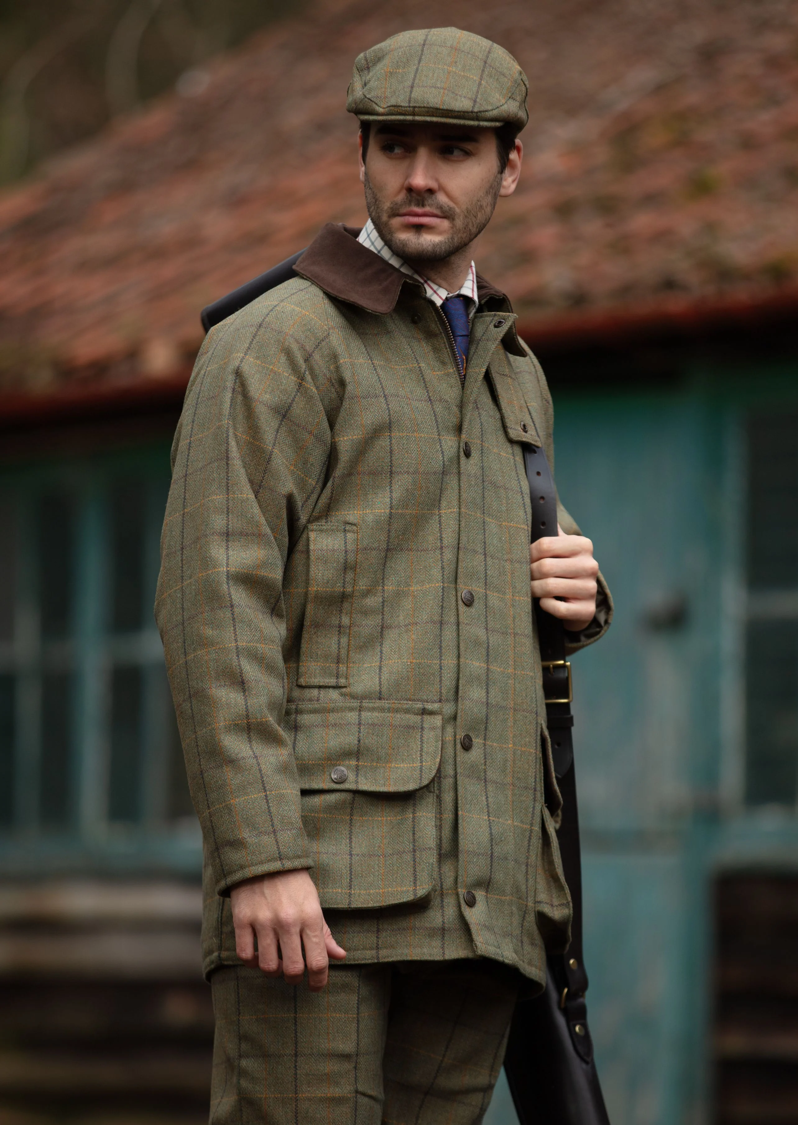 Rutland Men's Tweed Waterproof Shooting Coat in Dark Moss  -  Regular Fit - Image 7