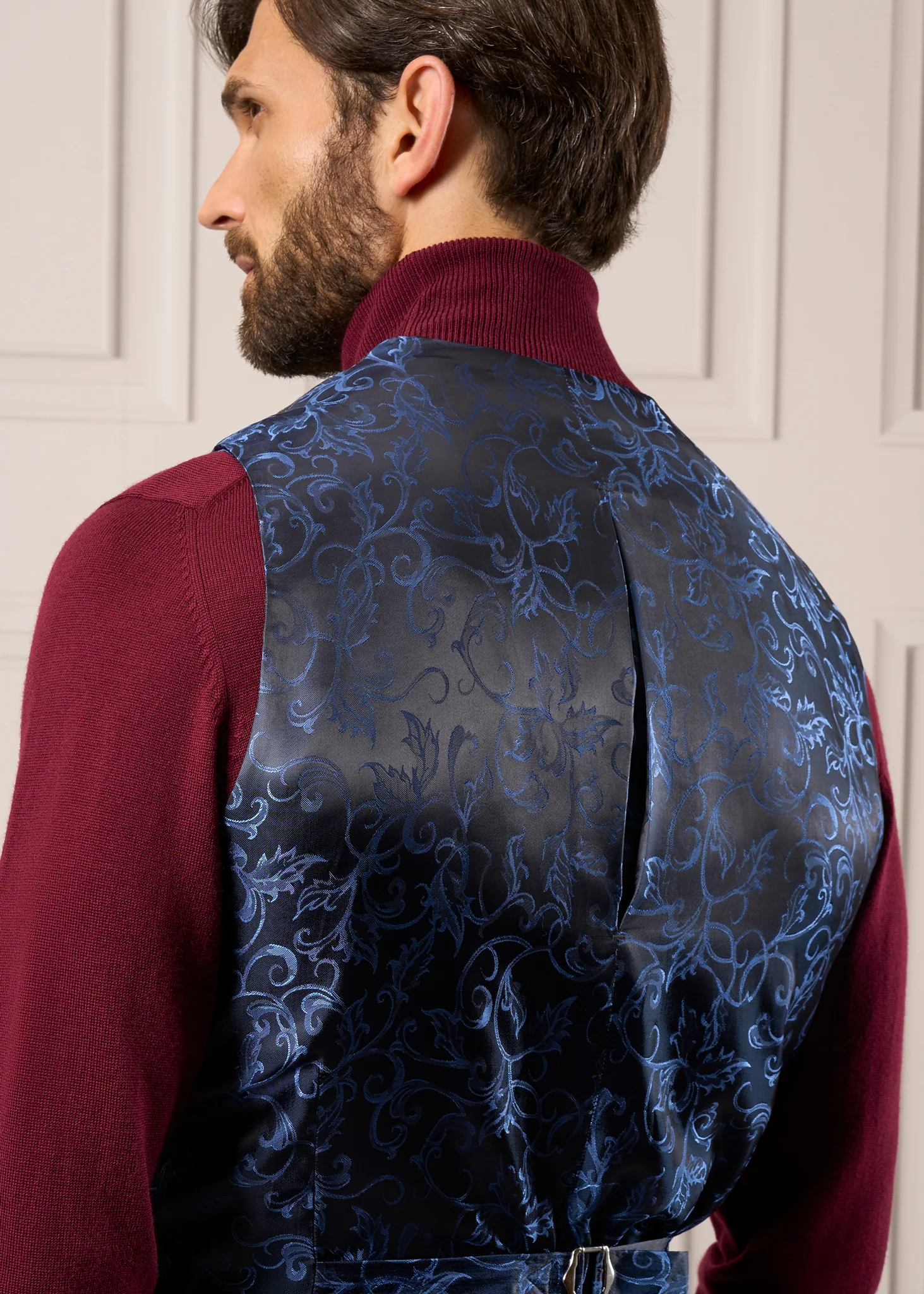 Surrey Men's Tweed Water Repellent Lined Waistcoat in Blue  -  Regular Fit - Image 4