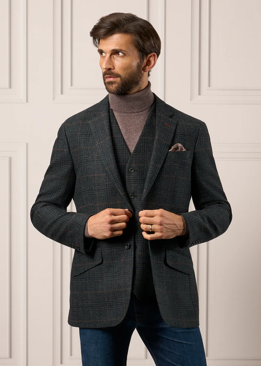 Surrey Men's Tweed Water Repellent Lined Waistcoat in Green Check  -  Regular Fit - Image 4